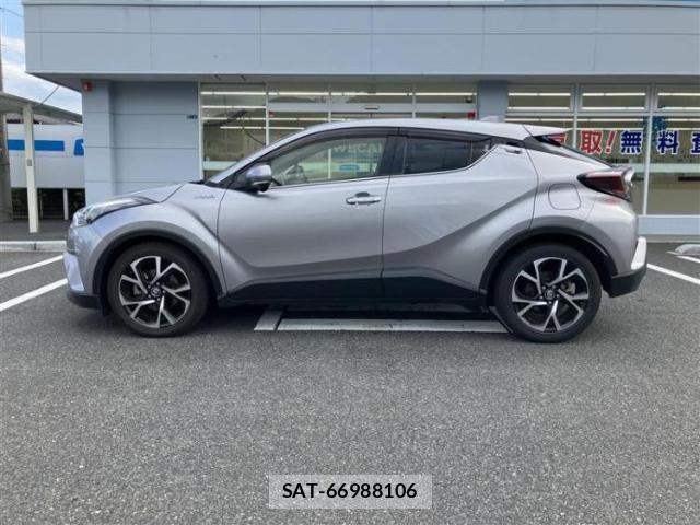 Toyota C-HR 2018-01 8878176-1