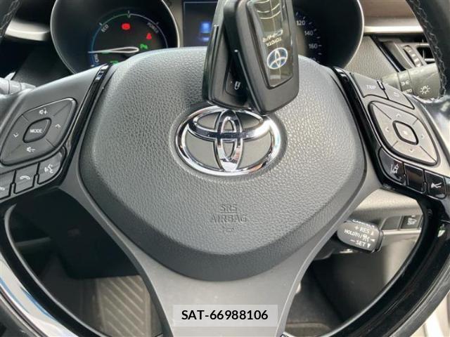 Toyota C-HR 2018-01 8878176-13
