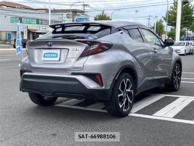 Toyota C-HR 2018-01 8878176-2