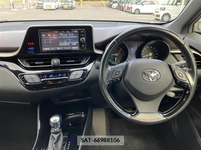 Toyota C-HR 2018-01 8878176-3