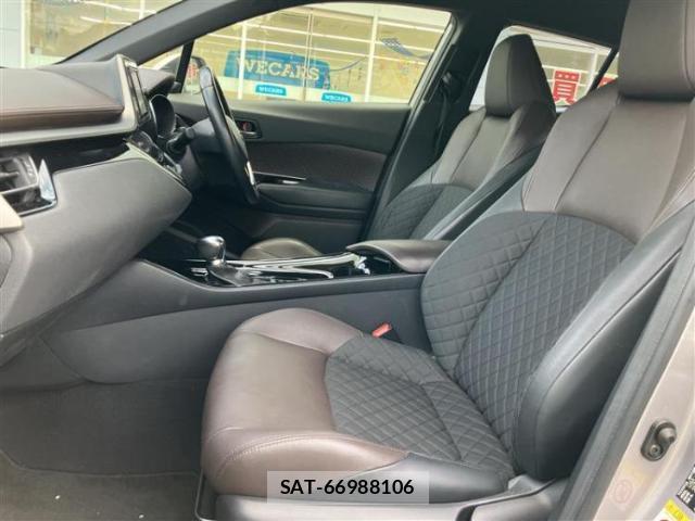 Toyota C-HR 2018-01 8878176-6