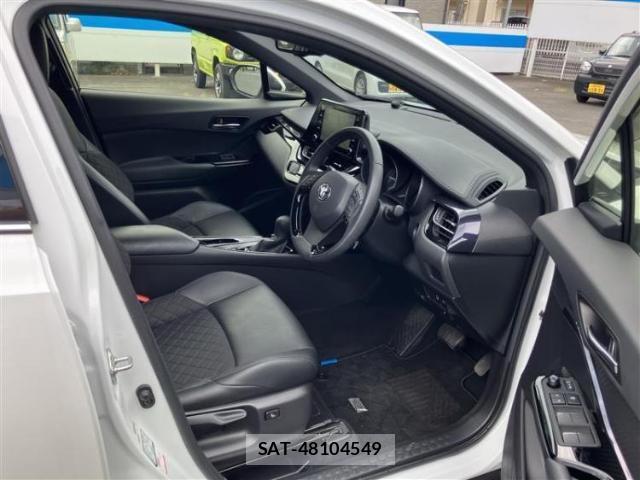 Toyota C-HR 2022-02 8878306-4