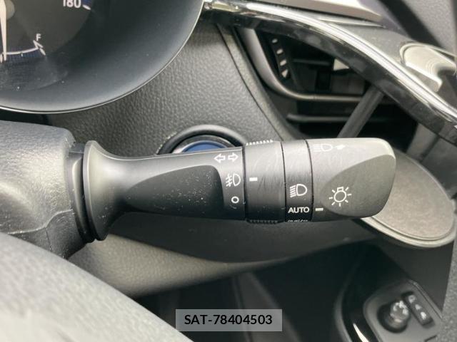 Toyota C-HR 2021-09 8878353-13
