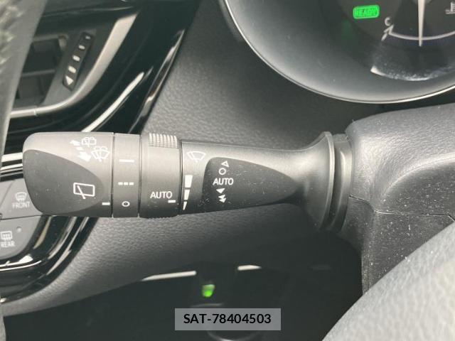 Toyota C-HR 2021-09 8878353-14