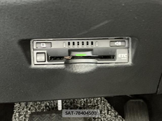 Toyota C-HR 2021-09 8878353-16
