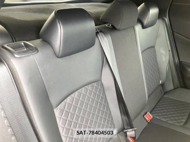 Toyota C-HR 2021-09 8878353-4