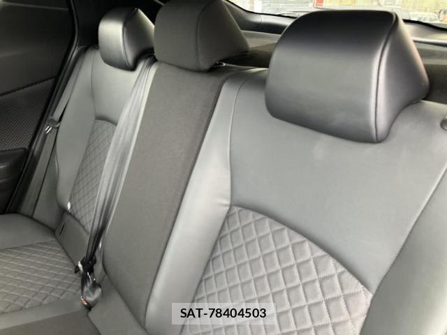 Toyota C-HR 2021-09 8878353-6