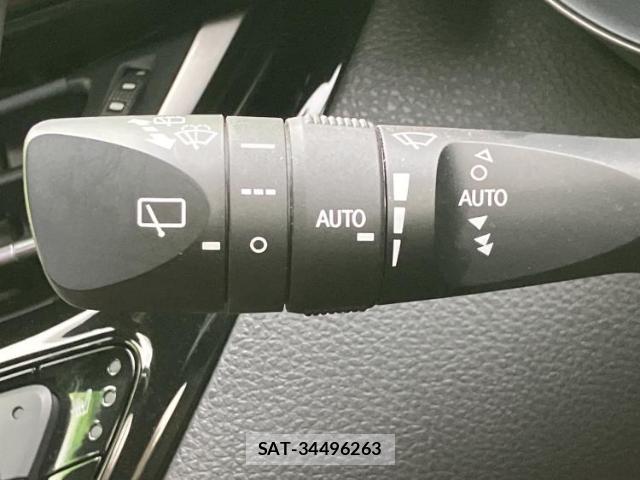 Toyota C-HR 2019-07 8878361-15