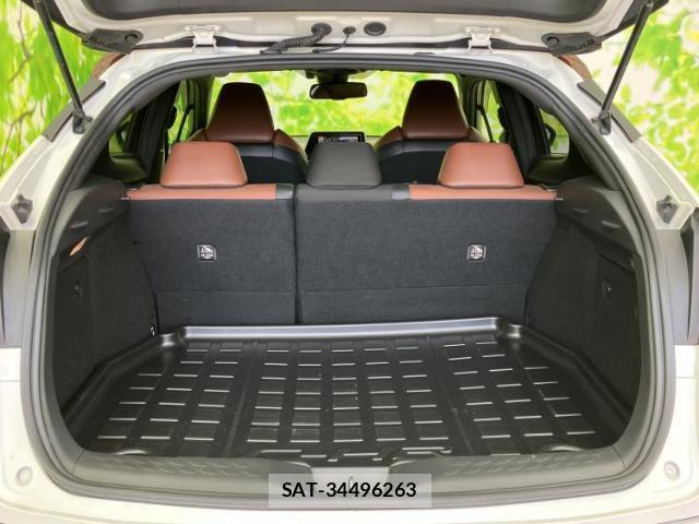 Toyota C-HR 2019-07 8878361-7