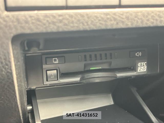 Toyota CAMRY 2018-11 8876010-19