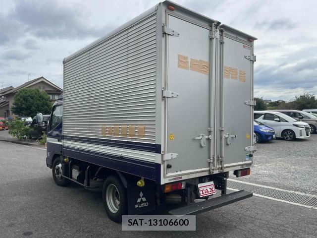 MITSUBISHI FUSO CANTER 2018-10 8876728-1