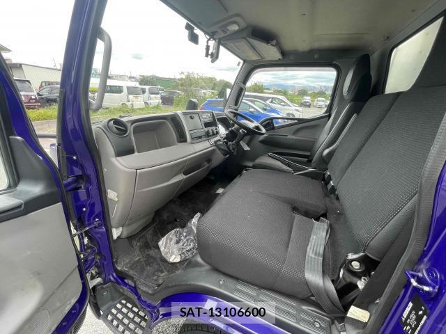 MITSUBISHI FUSO CANTER 2018-10 8876728-3