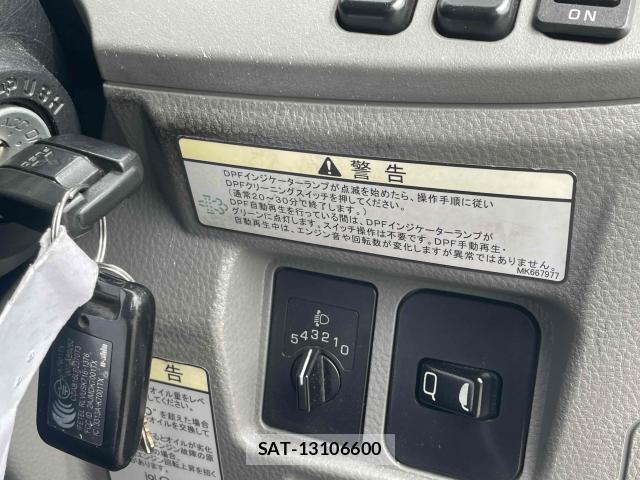 MITSUBISHI FUSO CANTER 2018-10 8876728-4