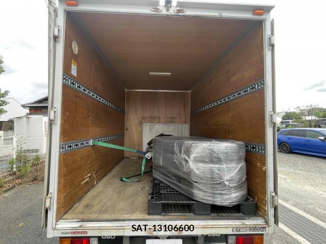 MITSUBISHI FUSO CANTER 2018-10 8876728-5