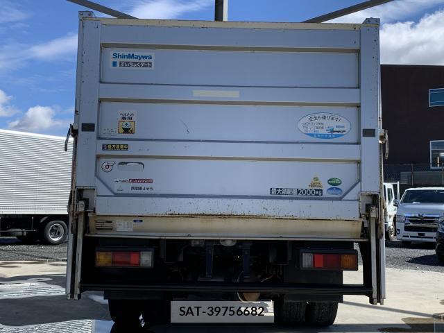 MITSUBISHI FUSO CANTER 2013-02 8876809-4