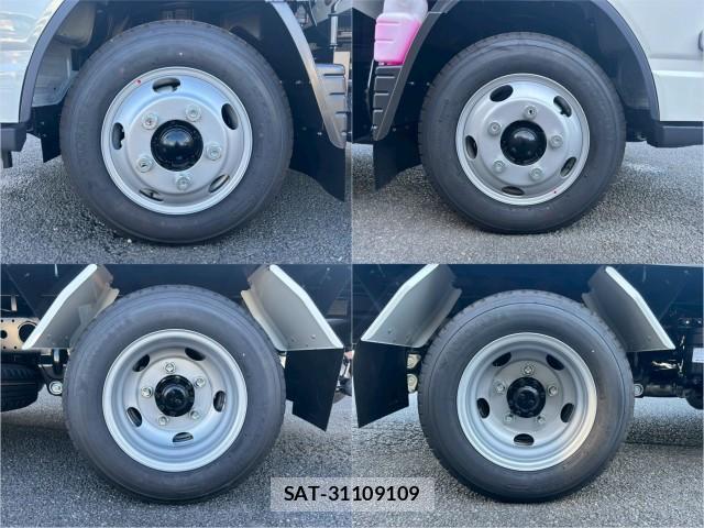 MITSUBISHI FUSO CANTER 2025-09 8876820-19