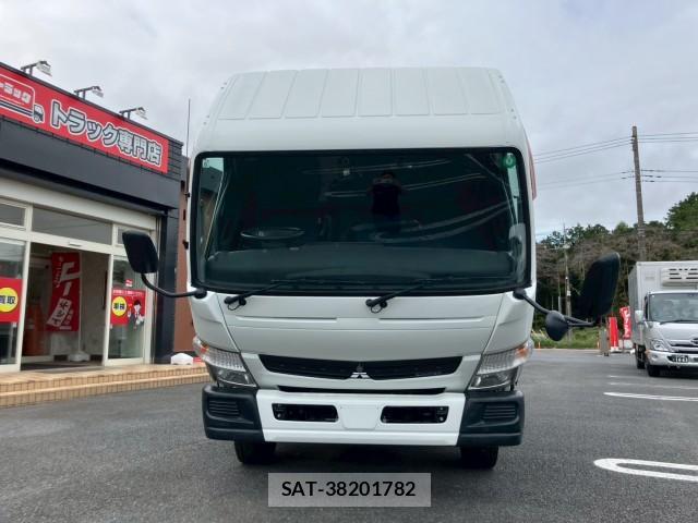 MITSUBISHI FUSO CANTER 2015-06 8876825-9