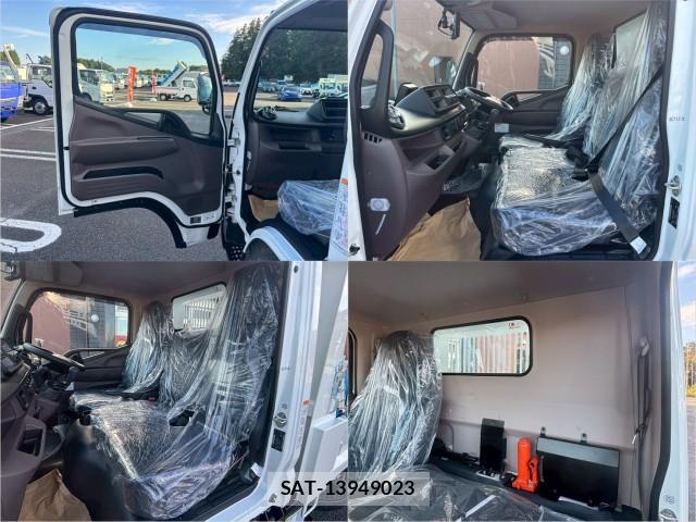 MITSUBISHI FUSO CANTER 2025-10 8876833-18