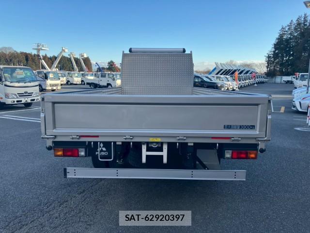 MITSUBISHI FUSO CANTER 2019-12 8876846-4