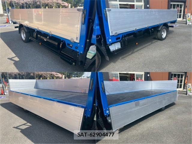 MITSUBISHI FUSO CANTER 2017-02 8876874-6