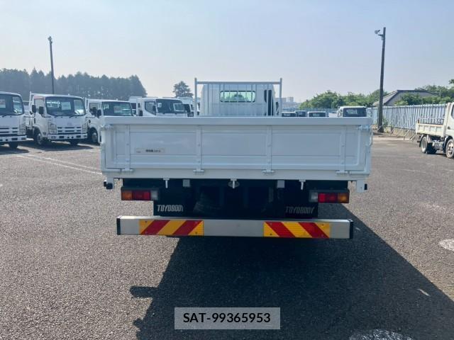 MITSUBISHI FUSO CANTER 2013-12 8876884-4