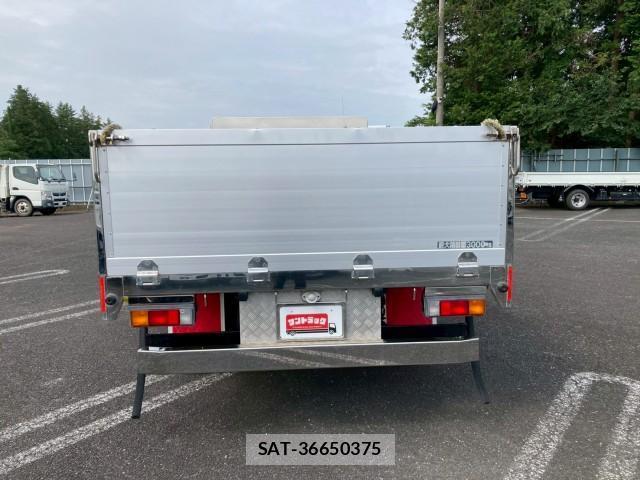 MITSUBISHI FUSO CANTER 2016-12 8876899-4