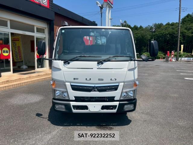 MITSUBISHI FUSO CANTER 2016-09 8876930-1