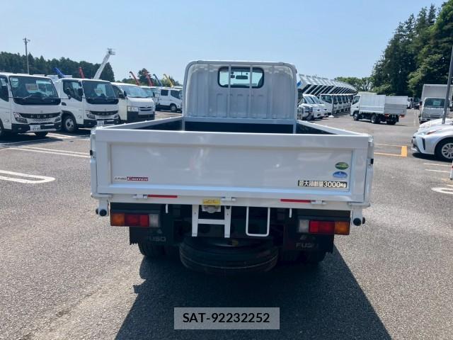 MITSUBISHI FUSO CANTER 2016-09 8876930-14