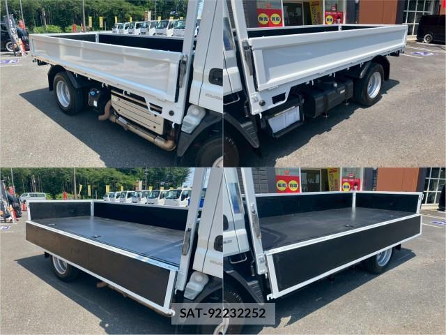 MITSUBISHI FUSO CANTER 2016-09 8876930-5
