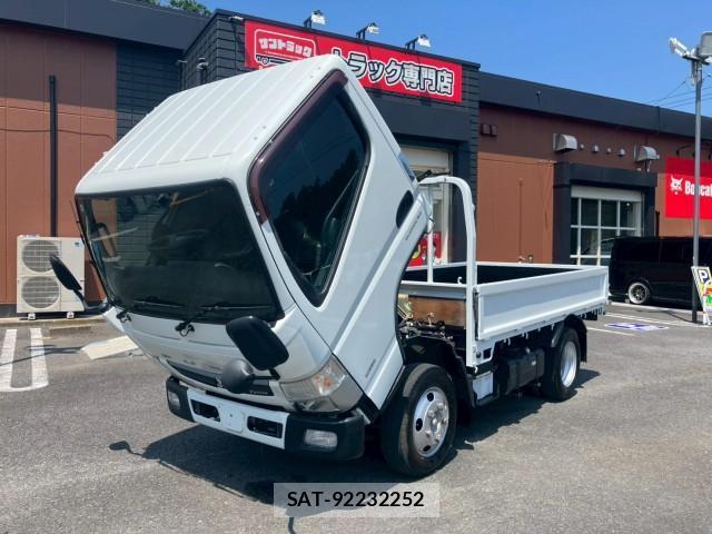 MITSUBISHI FUSO CANTER 2016-09 8876930-7
