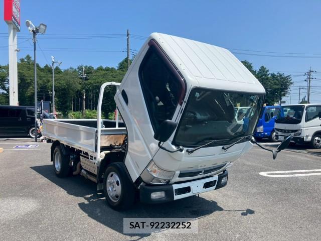 MITSUBISHI FUSO CANTER 2016-09 8876930-9