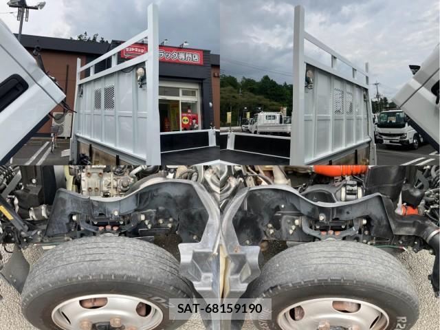 MITSUBISHI FUSO CANTER 2020-05 8876976-13