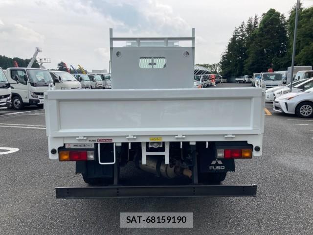 MITSUBISHI FUSO CANTER 2020-05 8876976-4