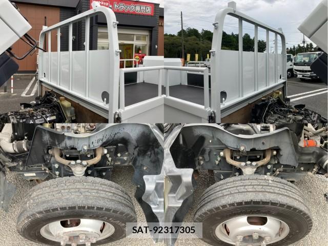 MITSUBISHI FUSO CANTER 2015-12 8876977-13