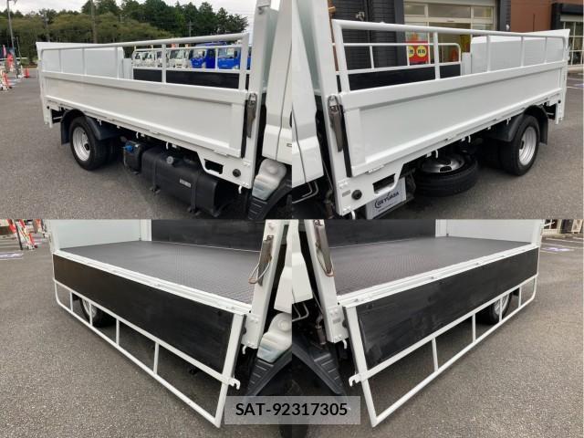 MITSUBISHI FUSO CANTER 2015-12 8876977-5