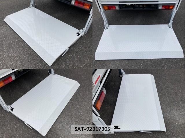 MITSUBISHI FUSO CANTER 2015-12 8876977-7