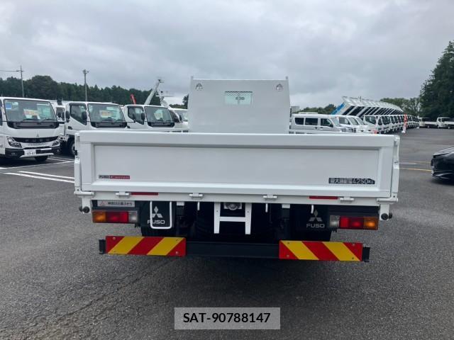MITSUBISHI FUSO CANTER 2020-02 8876981-4