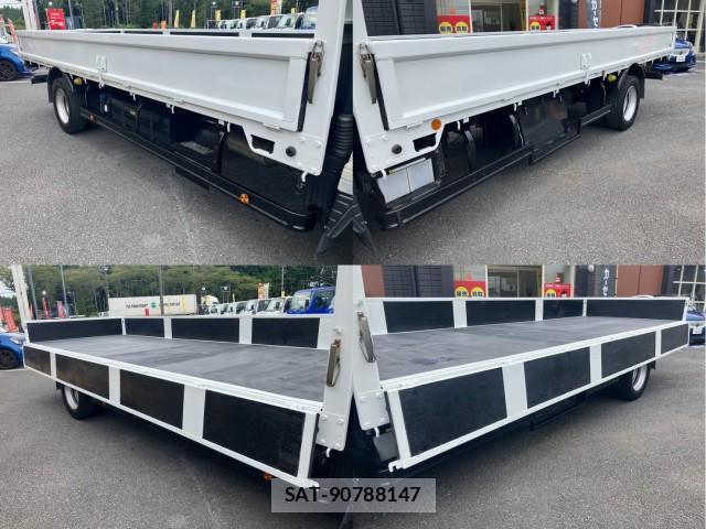 MITSUBISHI FUSO CANTER 2020-02 8876981-6