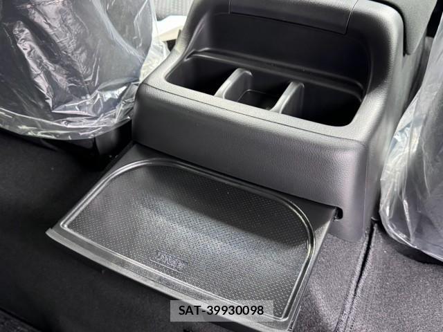 Nissan Caravan 2026-01 8876178-18