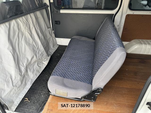 Nissan Caravan 2004-04 8876221-10