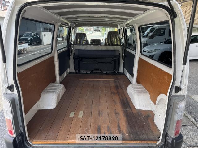 Nissan Caravan 2004-04 8876221-18