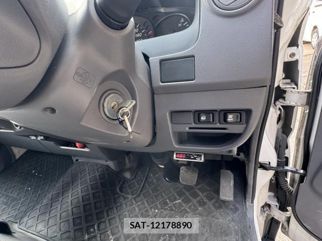 Nissan Caravan 2004-04 8876221-7