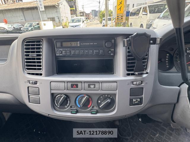 Nissan Caravan 2004-04 8876221-9