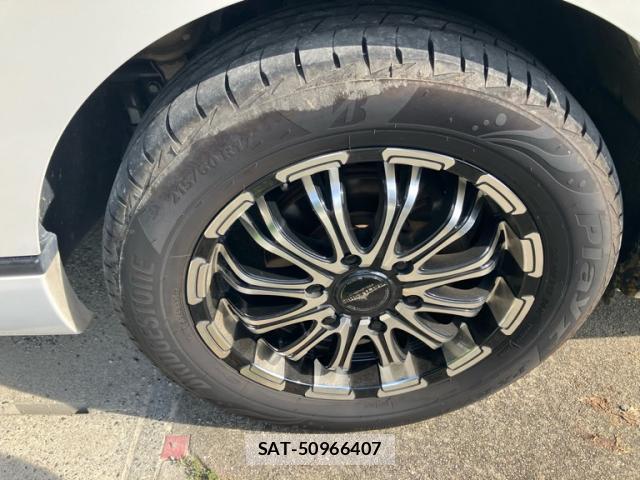 Nissan Caravan 2022-06 8877395-10