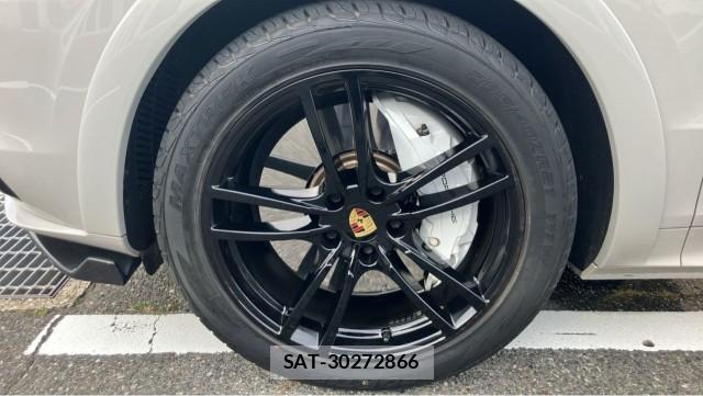 Porsche CAYENNE 2020-06 8877142-8
