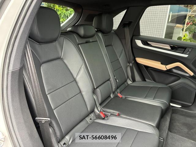 Porsche CAYENNE 2024-03 8877912-13