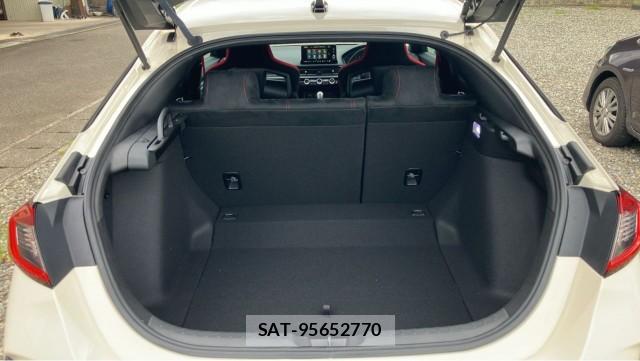 Honda CIVIC 2024-07 8877183-17
