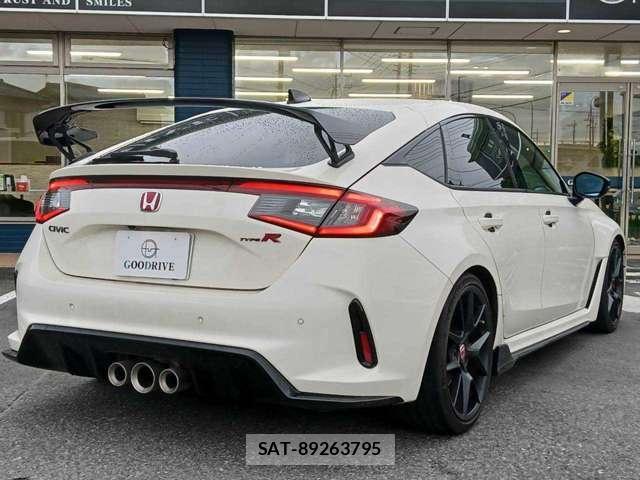 Honda CIVIC 2025-03 8877481-1