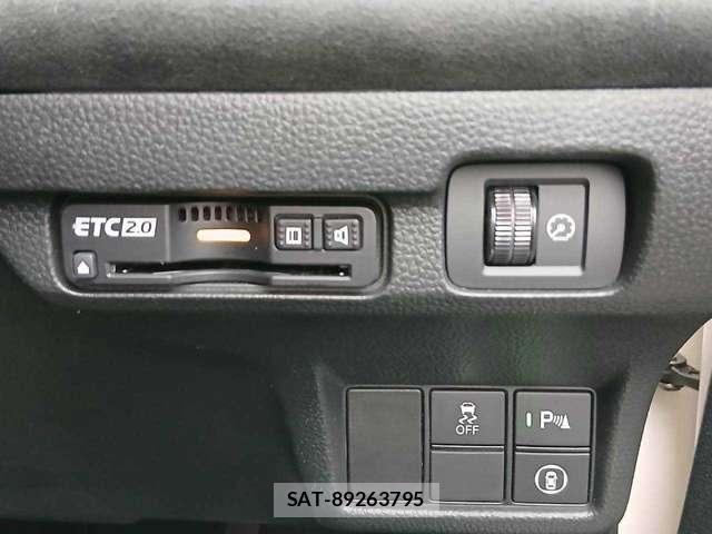 Honda CIVIC 2025-03 8877481-19
