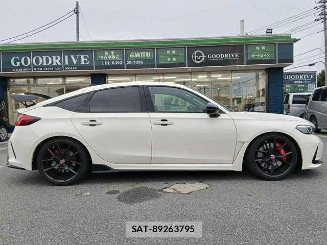 Honda CIVIC 2025-03 8877481-2